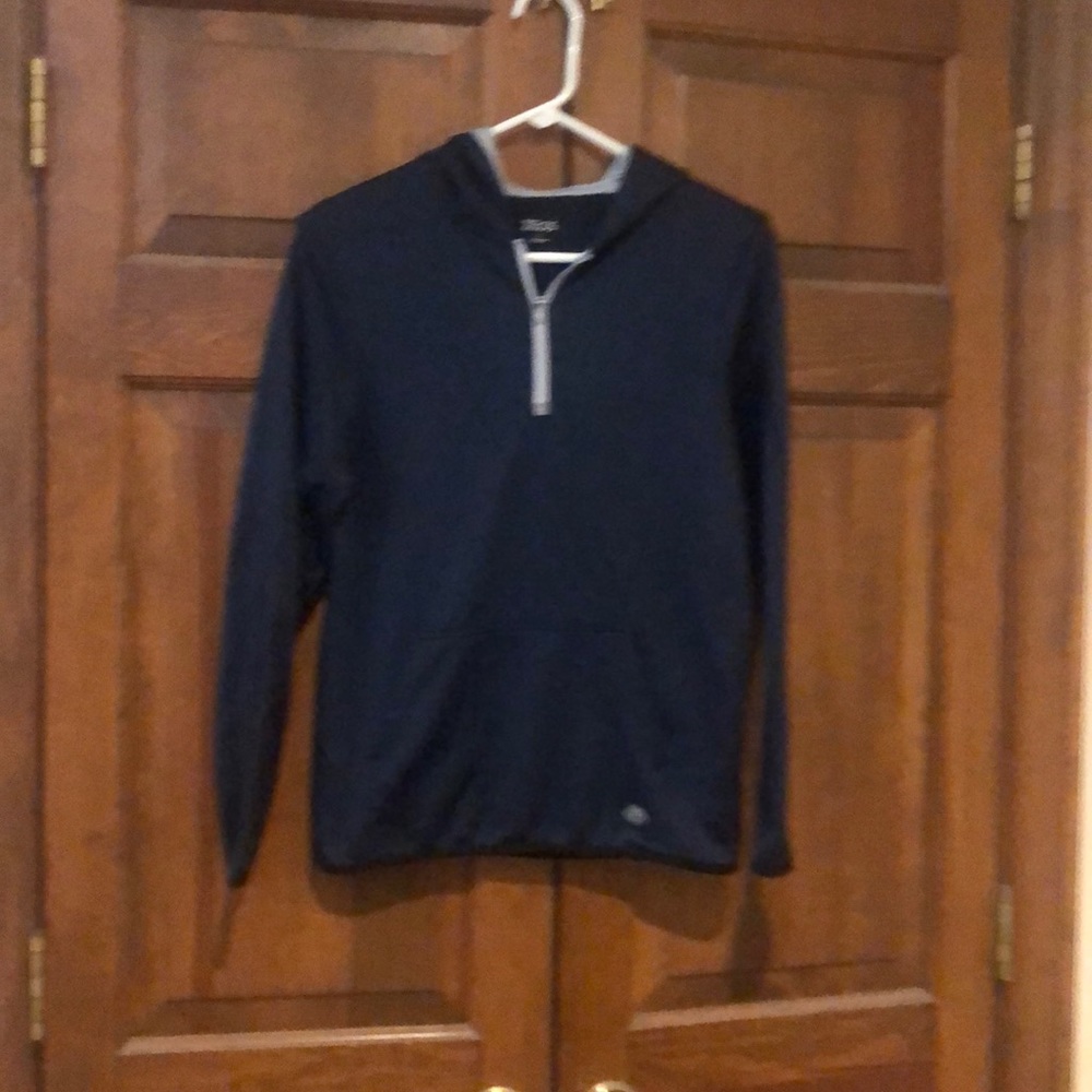 Y Lg Zelos hoodie with one thru pocket.  Needs fuzz pills removed